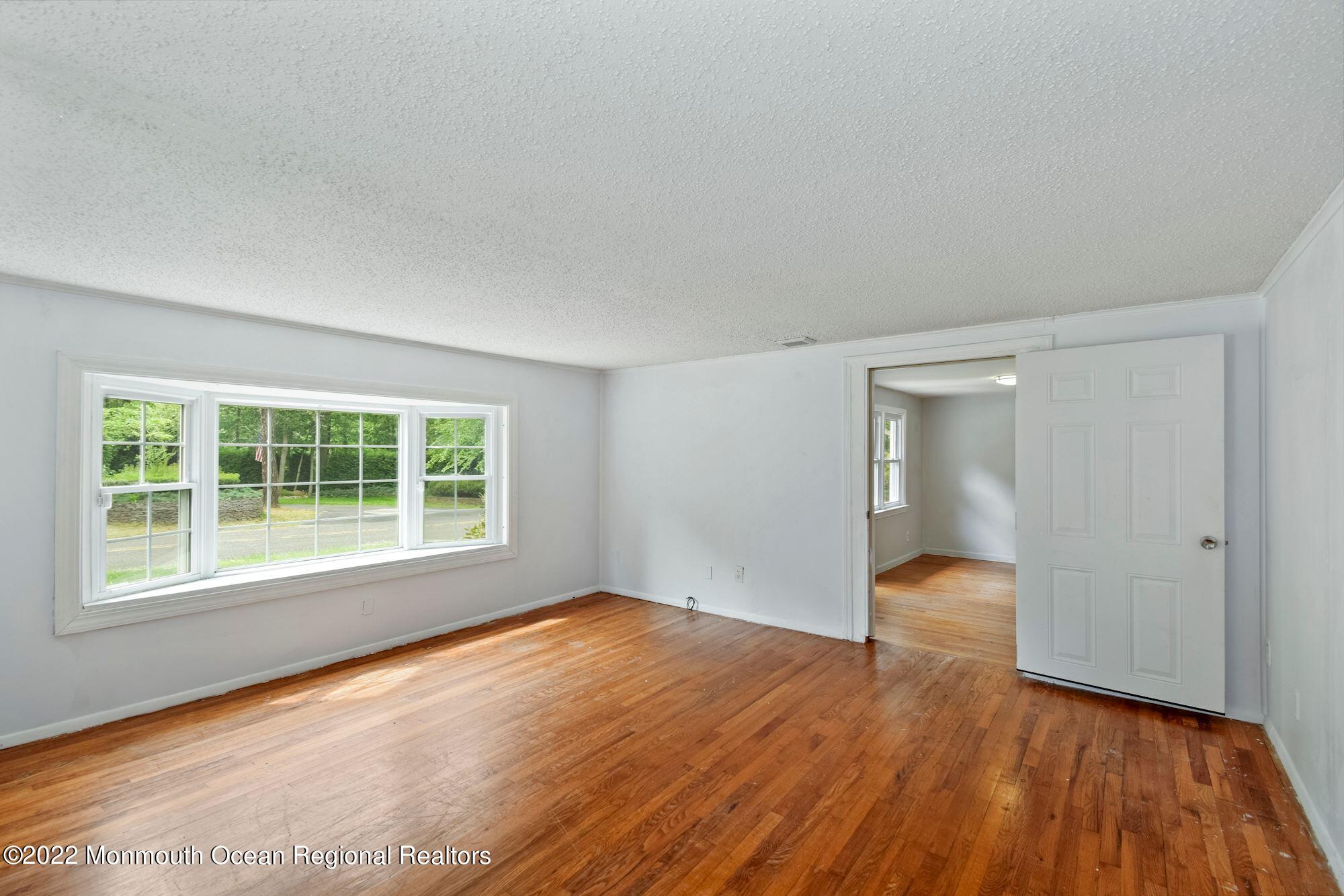 7 Francis Mills Road Freehold, NJ 07728 - Photo 4 of 24 005_7_FRANCIS_MILLS_RD_383584_718665