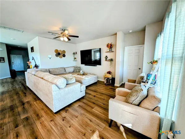 $2,300 | 305 Bobby Lou Lane, Copperas Cove, TX 76522