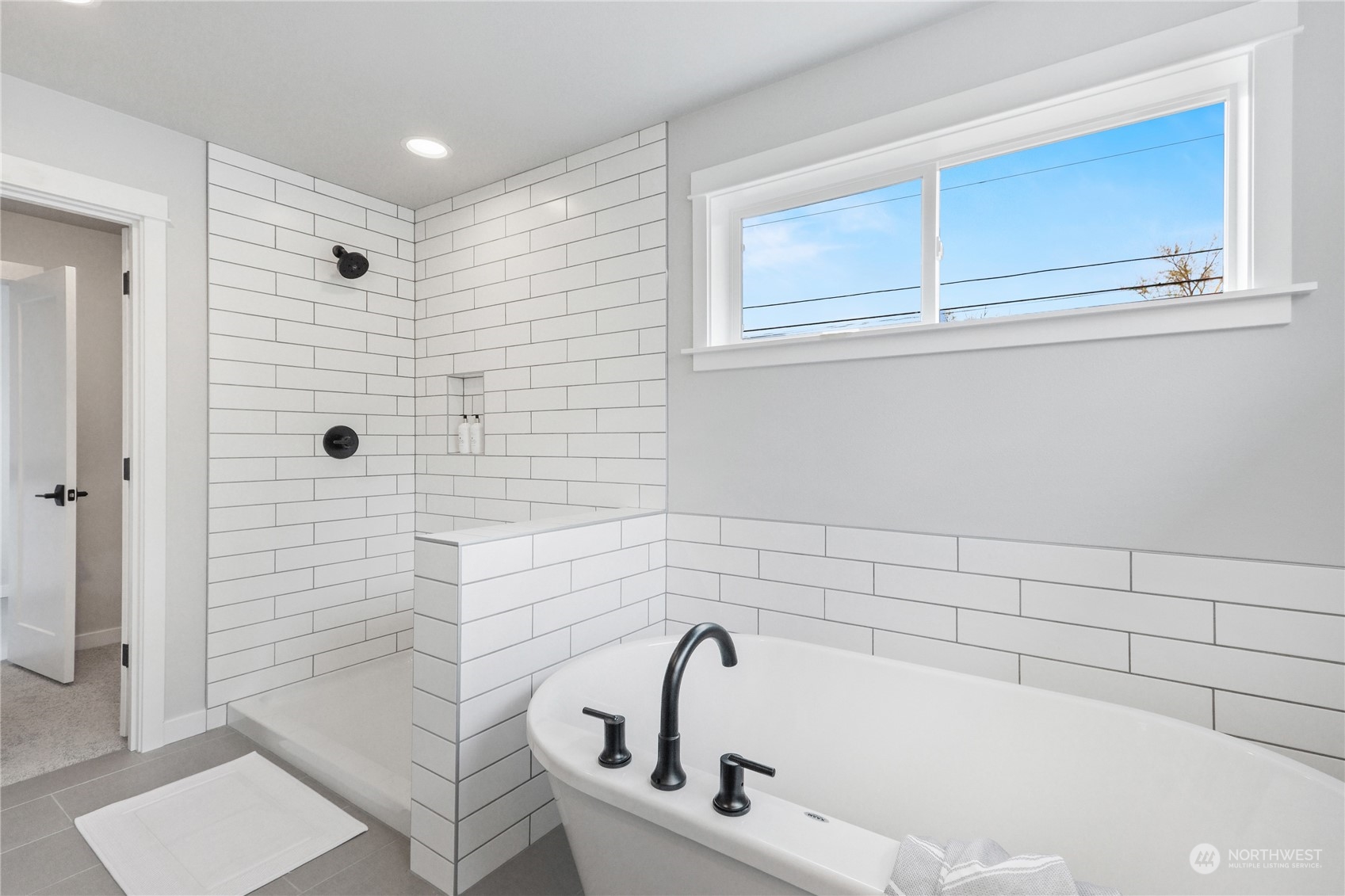 3915 211th Place Southeast Bothell, WA 98021 - Photo 20 of 24 a bathroom with a bathtub