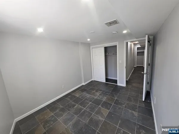 $3,550 | 437 Elm Street, Unit 1L, Kearny, NJ 07032