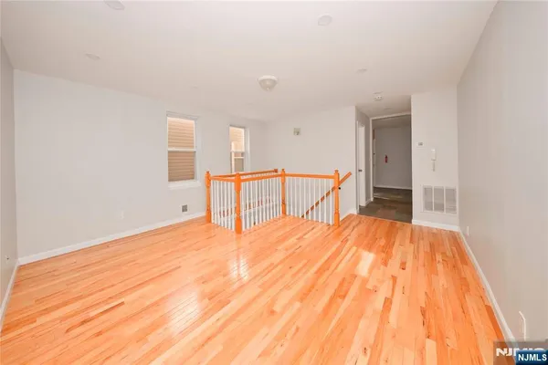 $3,550 | 437 Elm Street, Unit 1L, Kearny, NJ 07032