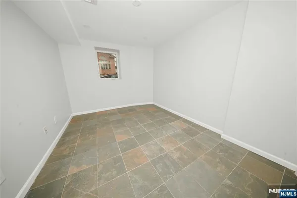 $3,550 | 437 Elm Street, Unit 1L, Kearny, NJ 07032