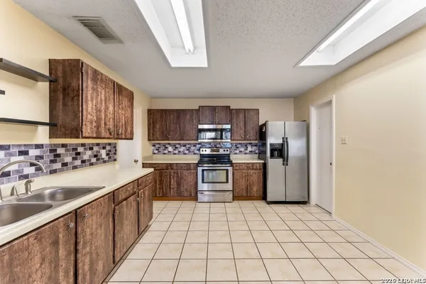 $1,725 | 6863 Cypress Mist Drive, Converse, TX 78109