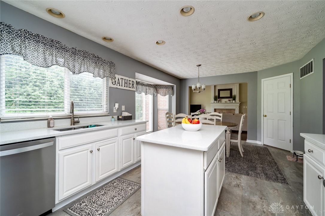 152 Farmridge Road Springboro, OH 45066 - Photo 4 of 57 Gallery Image 4