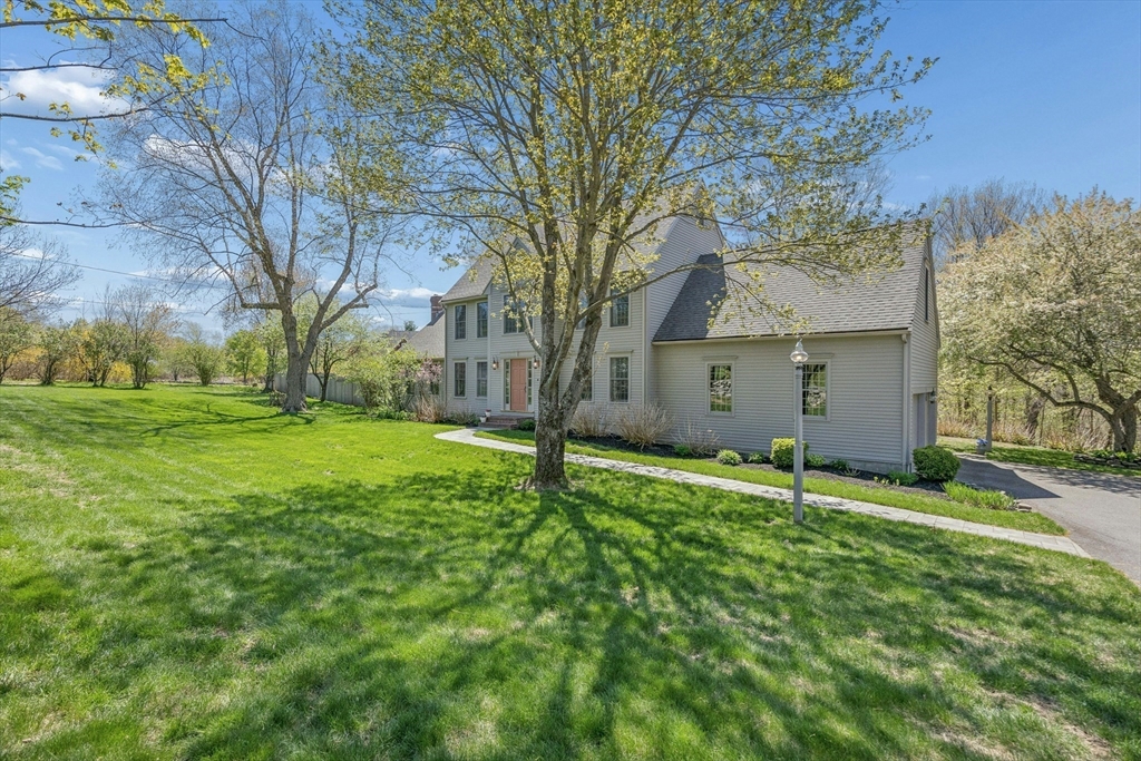 177 Long Hill Road Bolton, MA 01740 - Photo 4 of 41 Gallery Image 4