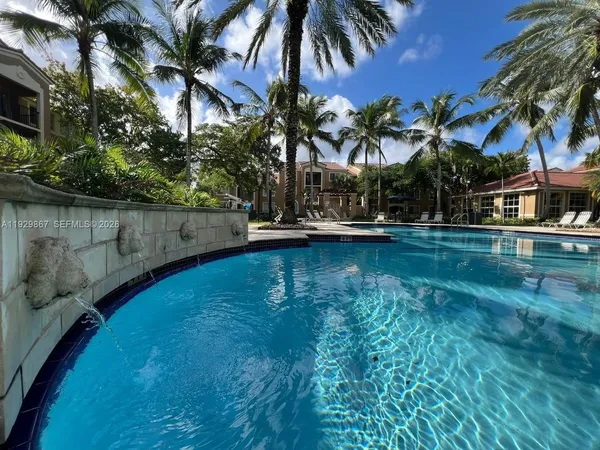 $2,200 | 8000 North Nob Hill Road, Unit 204, Tamarac, FL 33321