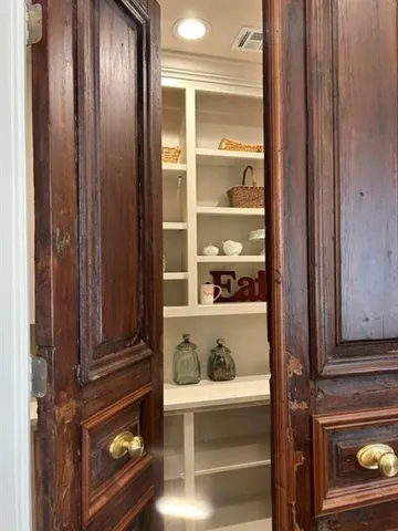 $594,500 | 1221 Five Oaks Dr Lake, Lake Charles, LA 70605