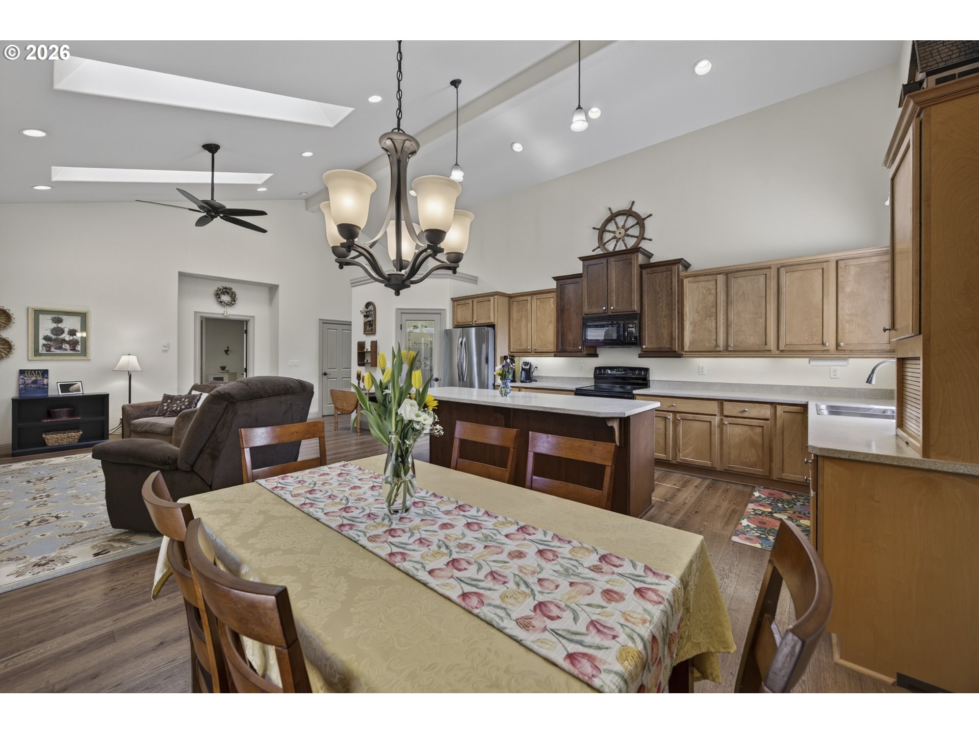 1620 38th Loop Florence, OR 97439 - Photo 12 of 36 Dining Room
