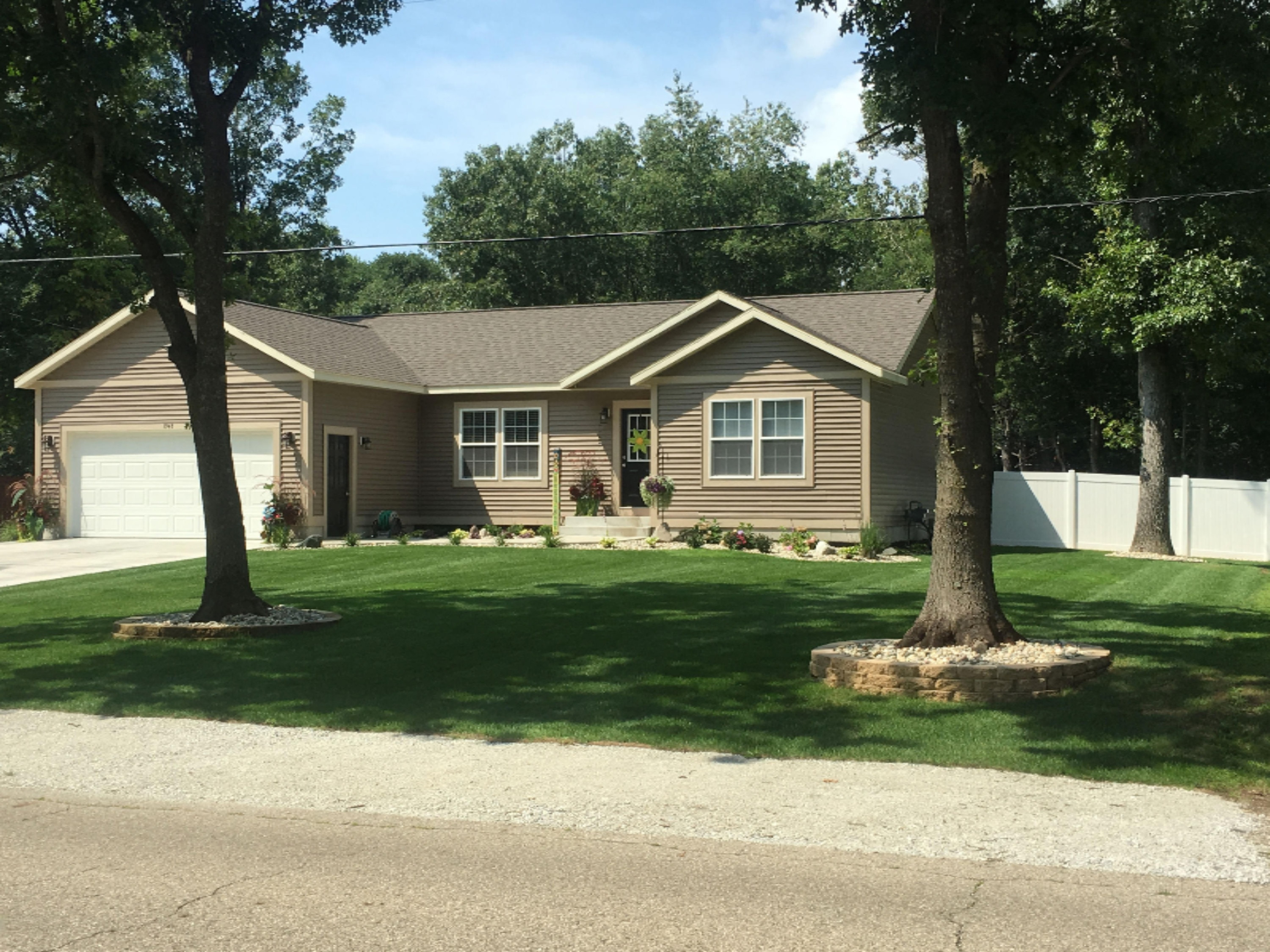 1945 North Sheridan Road Muskegon, MI 49445 - Photo 1 of 38 IMG_6134