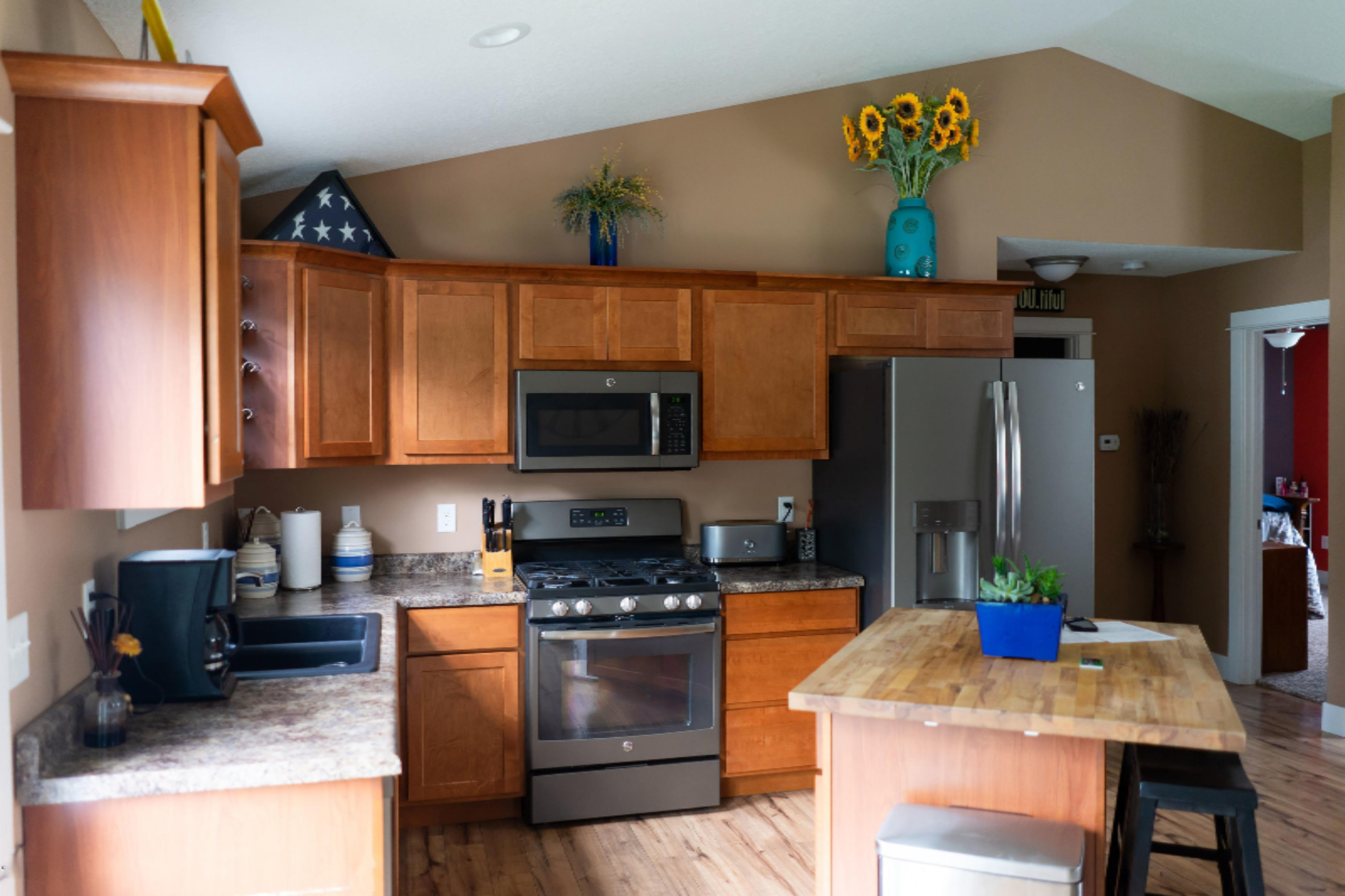 1945 North Sheridan Road Muskegon, MI 49445 - Photo 2 of 38 DSC00984