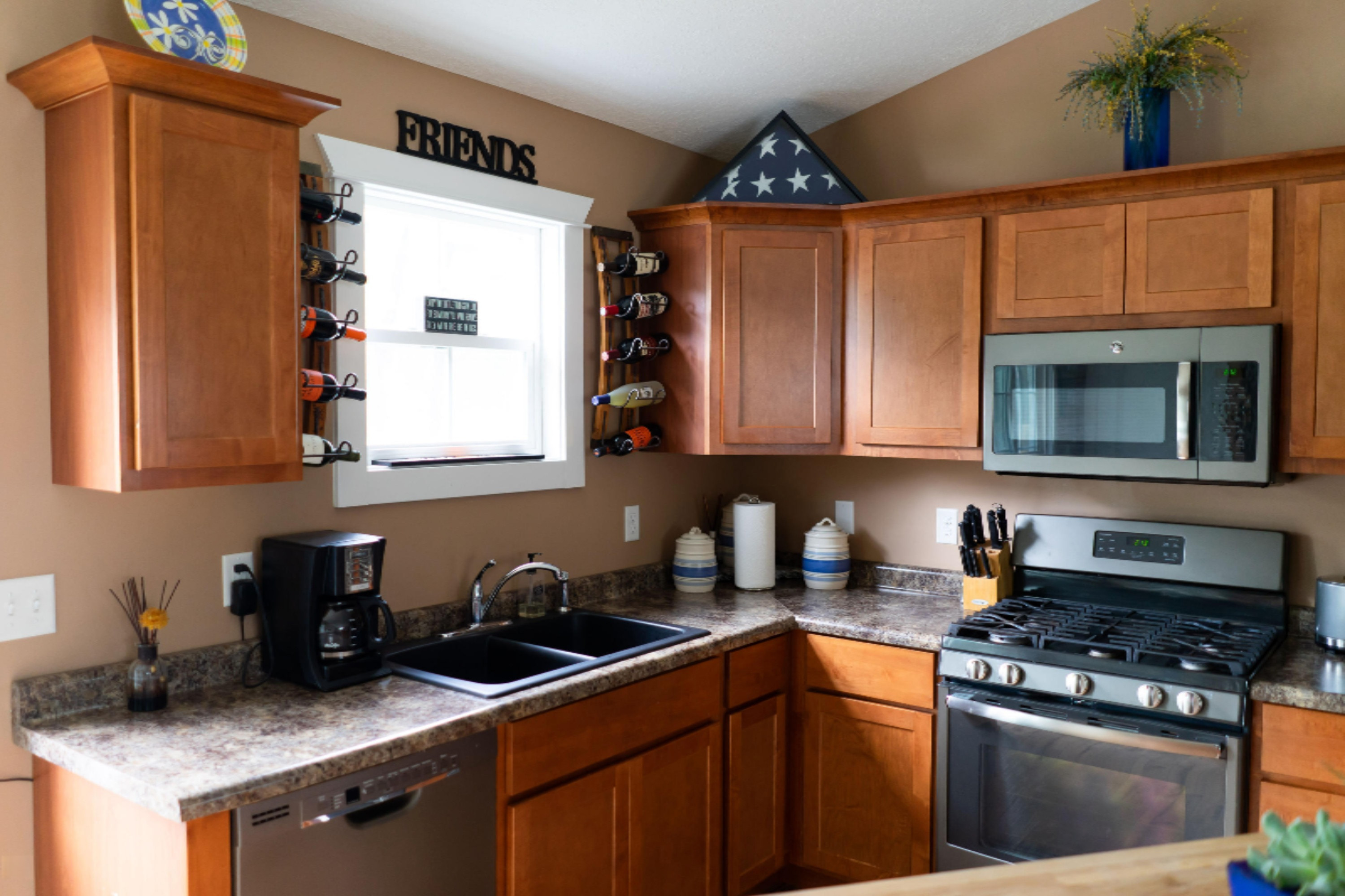1945 North Sheridan Road Muskegon, MI 49445 - Photo 3 of 38 DSC00983