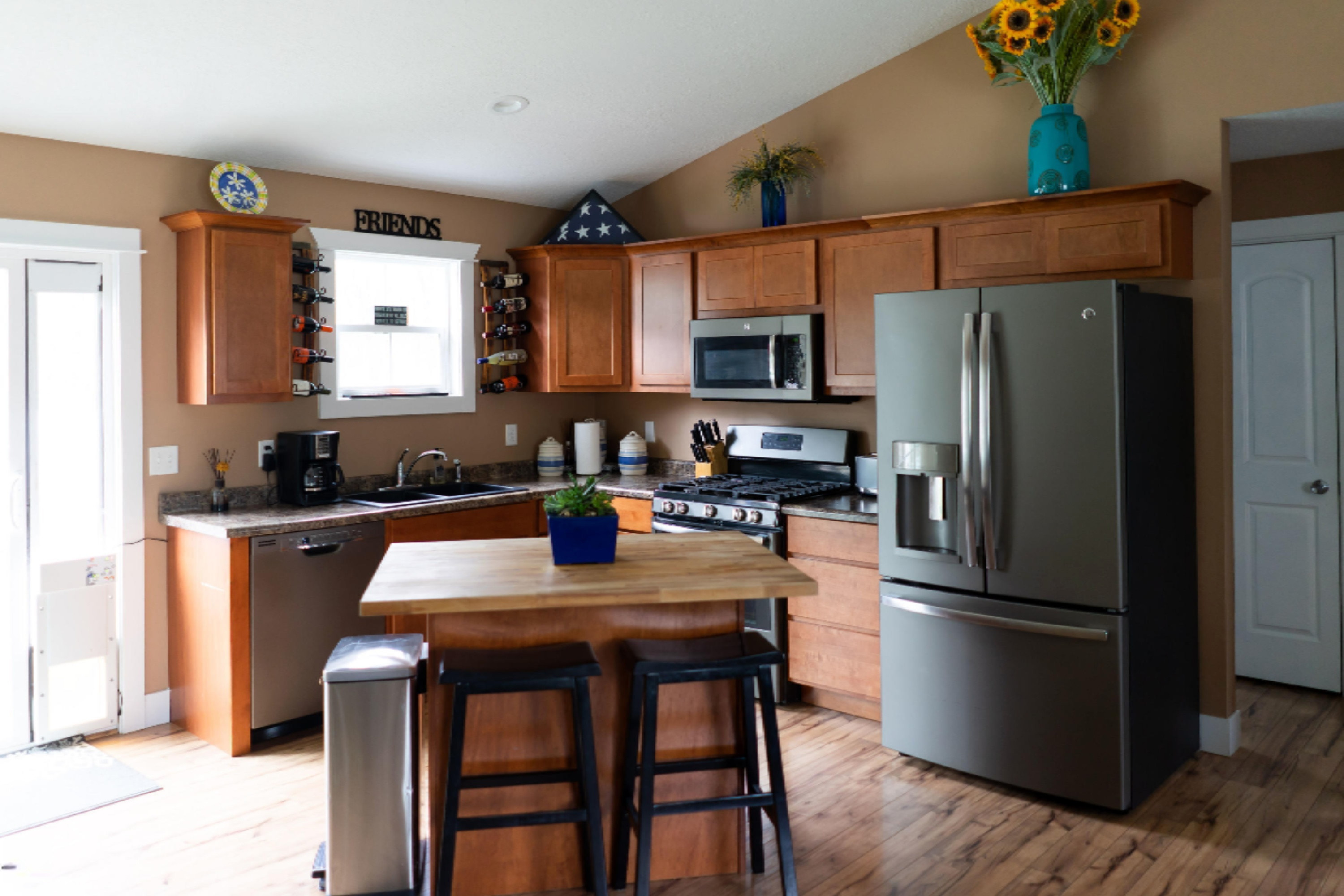 1945 North Sheridan Road Muskegon, MI 49445 - Photo 4 of 38 DSC00988