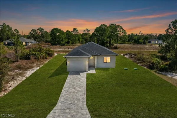 $1,950 | 1037 Citrus Avenue South, Lehigh Acres, FL 33974