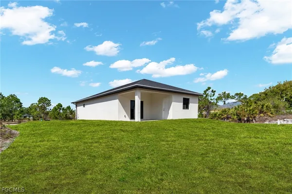 $1,950 | 1037 Citrus Avenue South, Lehigh Acres, FL 33974