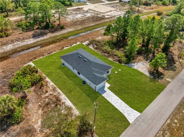 $1,950 | 1037 Citrus Avenue South, Lehigh Acres, FL 33974