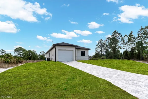 $1,950 | 1037 Citrus Avenue South, Lehigh Acres, FL 33974