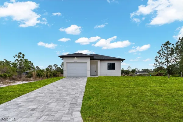 $1,950 | 1037 Citrus Avenue South, Lehigh Acres, FL 33974