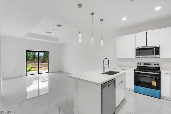 $1,950 | 1037 Citrus Avenue South, Lehigh Acres, FL 33974