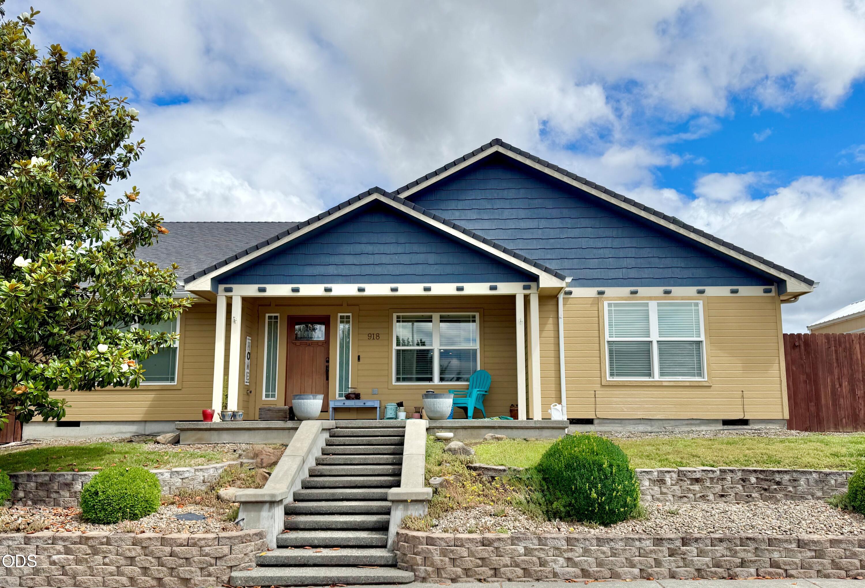 918 Win Way Eagle Point, OR 97524 - Photo 1 of 5