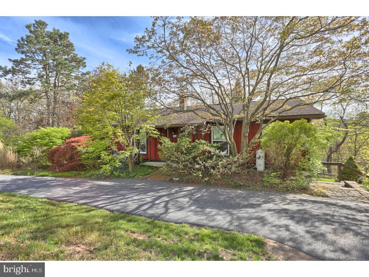 475 Wegman Road Reading, PA 19606 - Photo 2 of 25