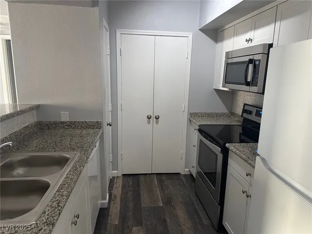 $1,250 | 45 Maleena Mesa Street, Unit 716, Henderson, NV 89074