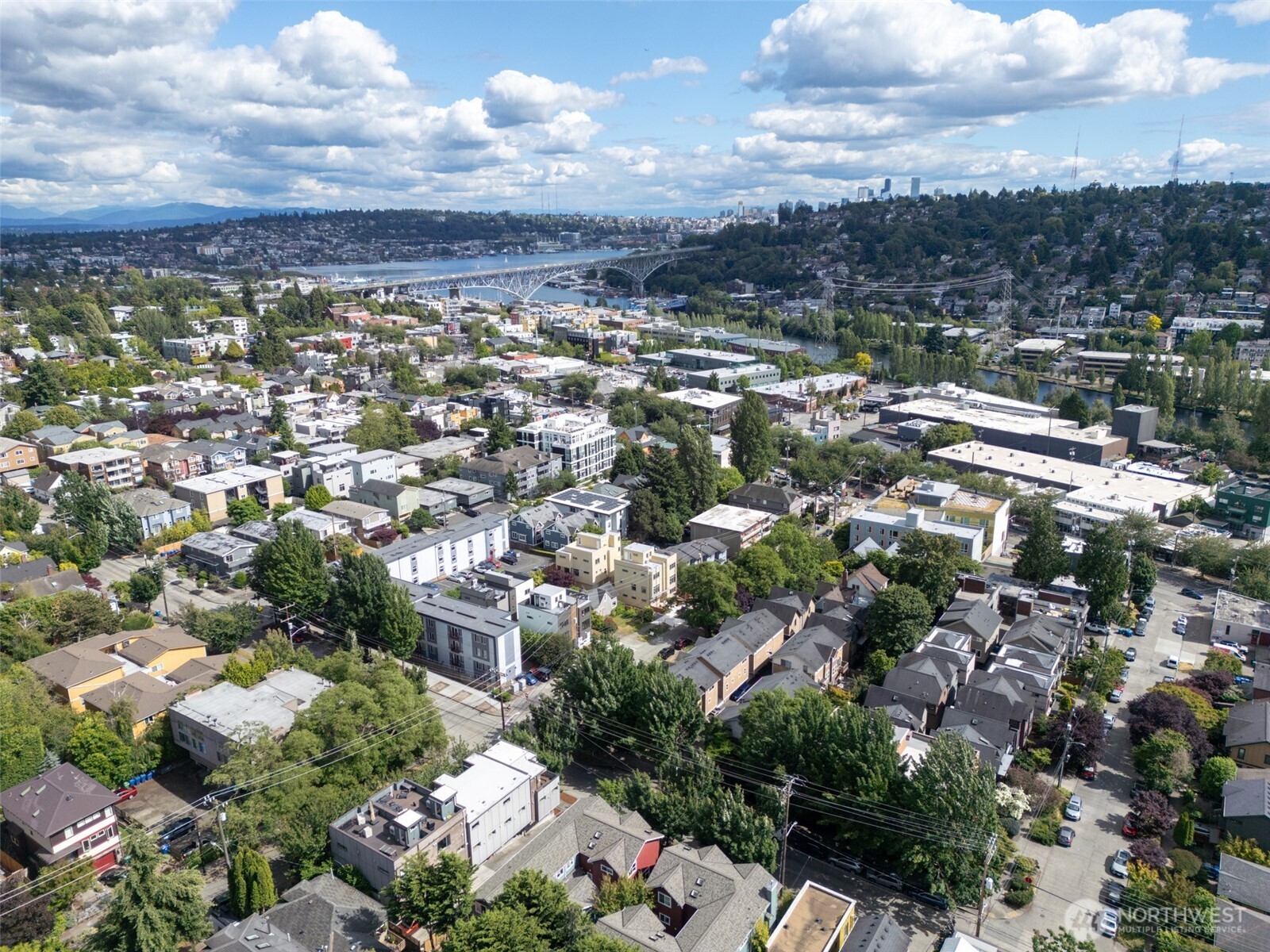 209 North 39th Street, Unit 304 Seattle, WA 98103 - Photo 22 of 24