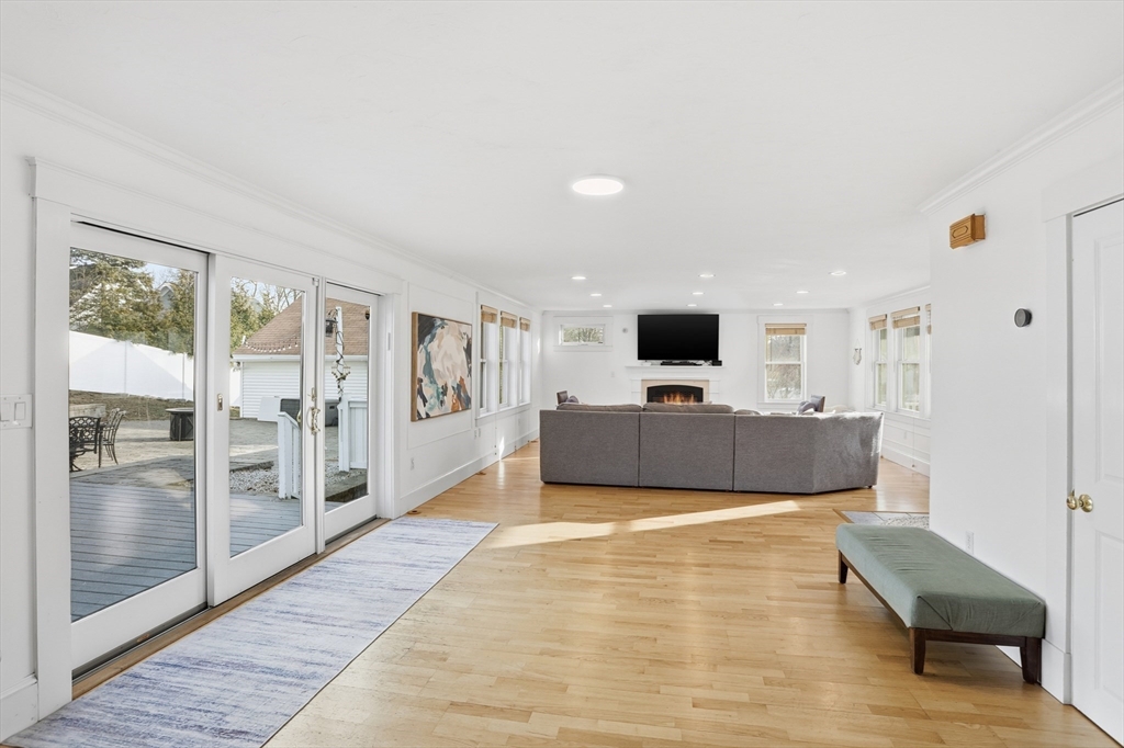 8 Perham Street Chelmsford, MA 01824 - Photo 5 of 28