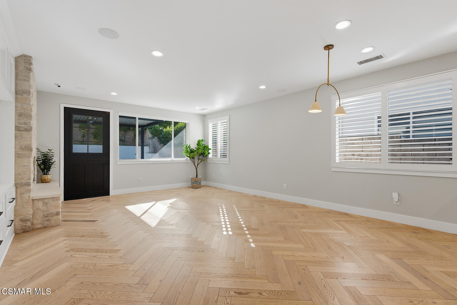 4630 Rio Bravo Court Moorpark, CA 93021 - Photo 13 of 43 20