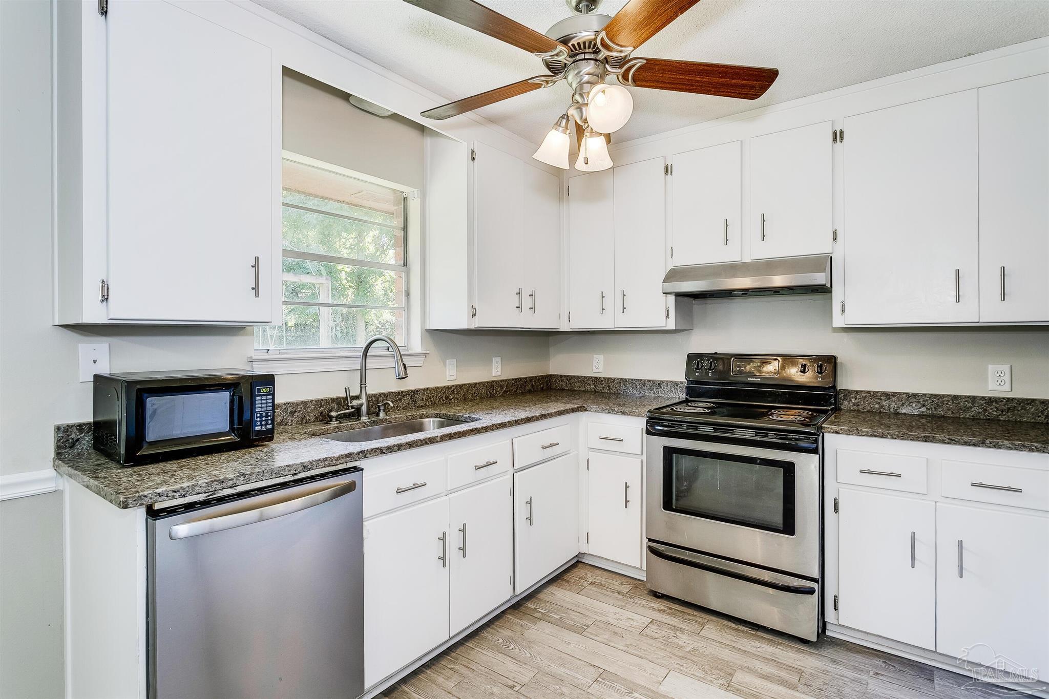 2898 West Roberts Road Cantonment, FL 32533 - Photo 7 of 13 Gallery Image 7