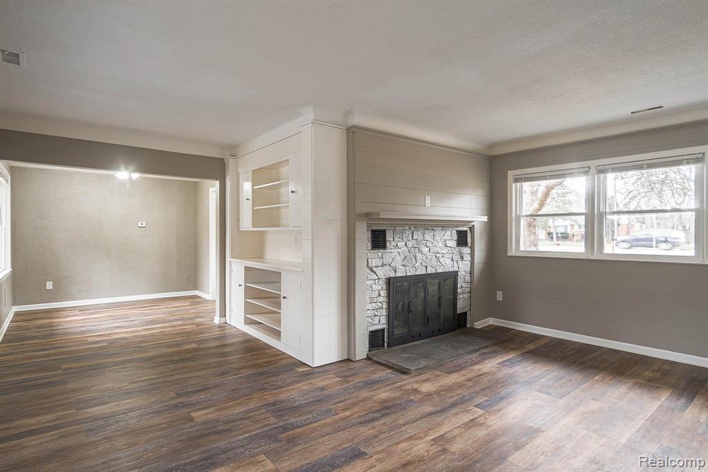 16010 West 13 Mile Road Beverly Hills, MI 48025 - Photo 6 of 21