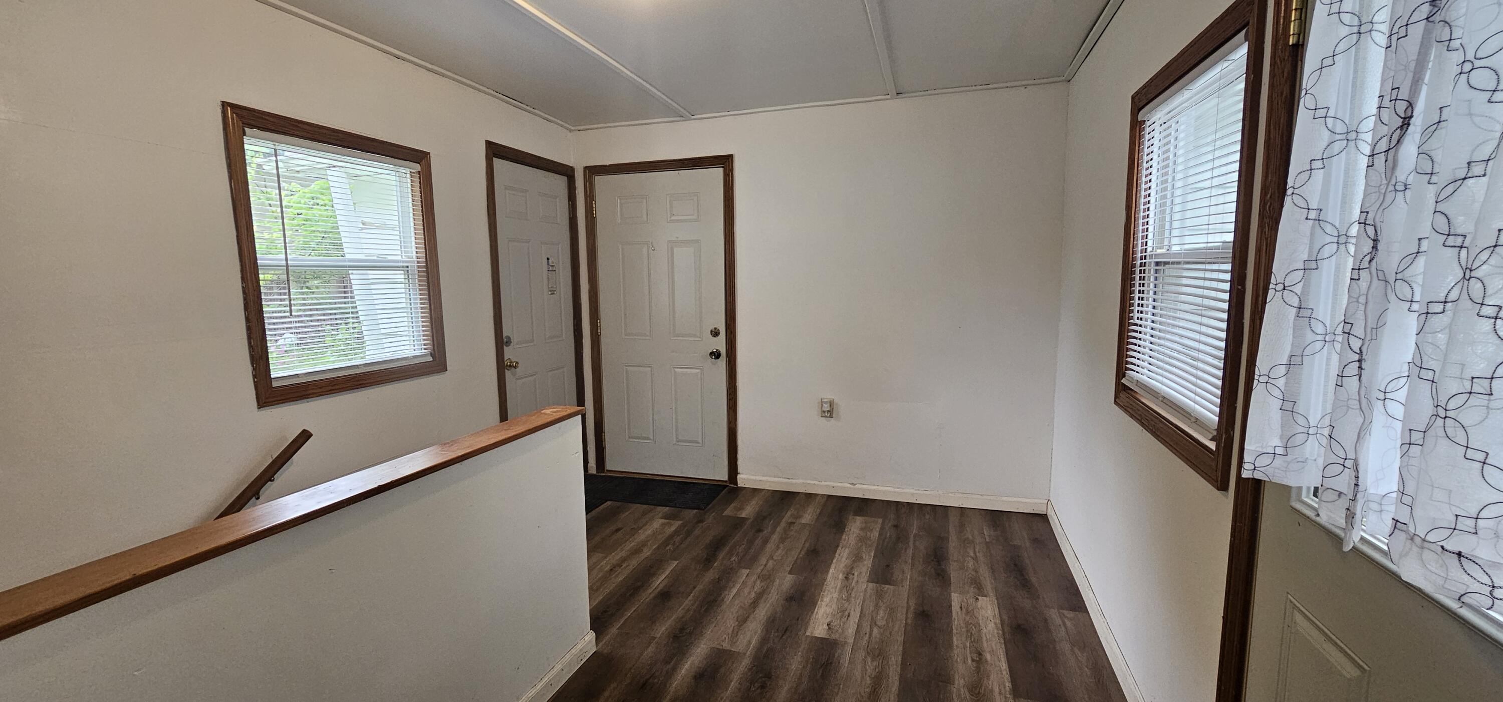 11102 82nd Street Pleasant Prairie, WI 53158 - Photo 28 of 43 Breezeway to Garage
