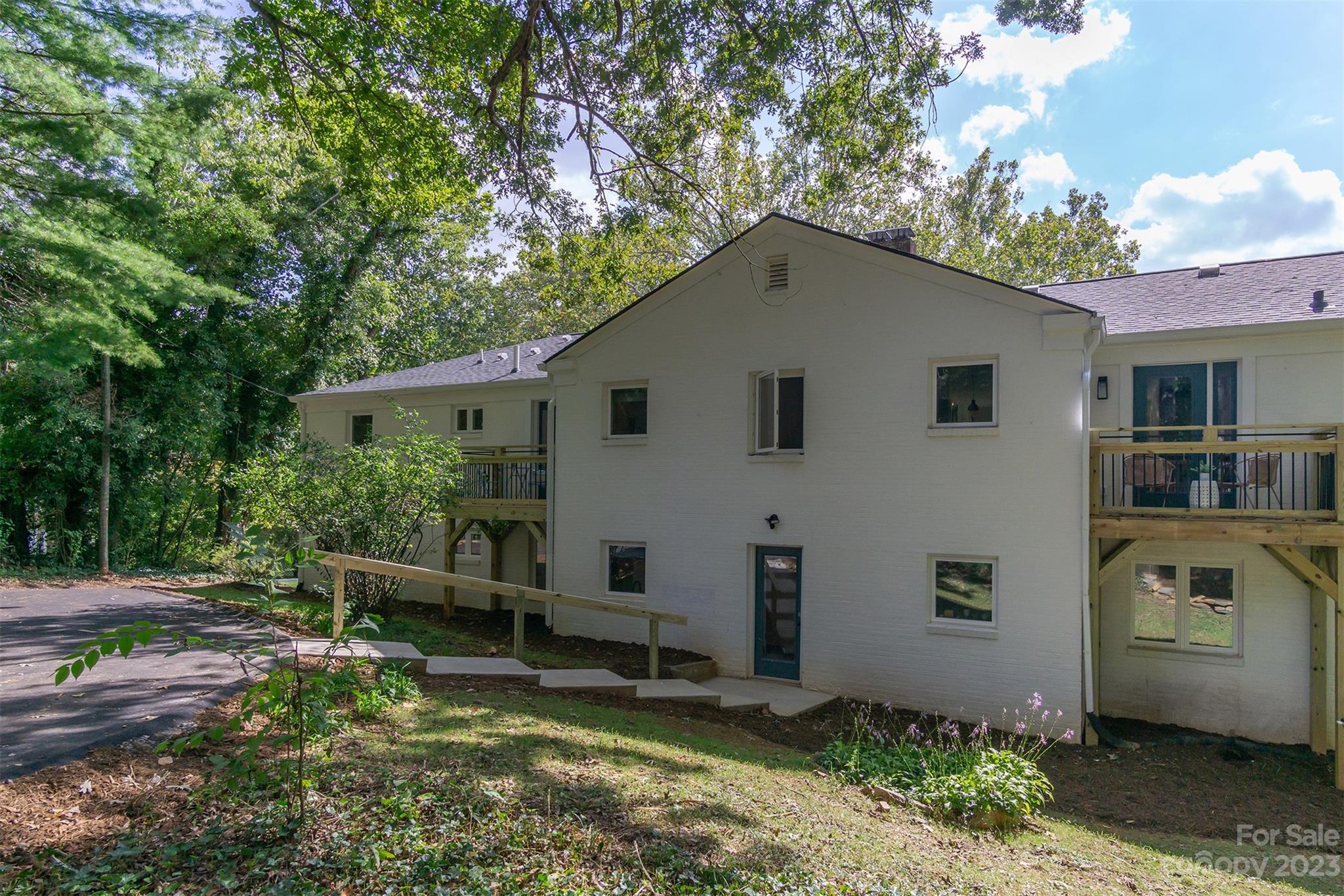 349 Country Club Road, Unit 2 Asheville, NC 28804 - Photo 24 of 27 Gallery Image 24