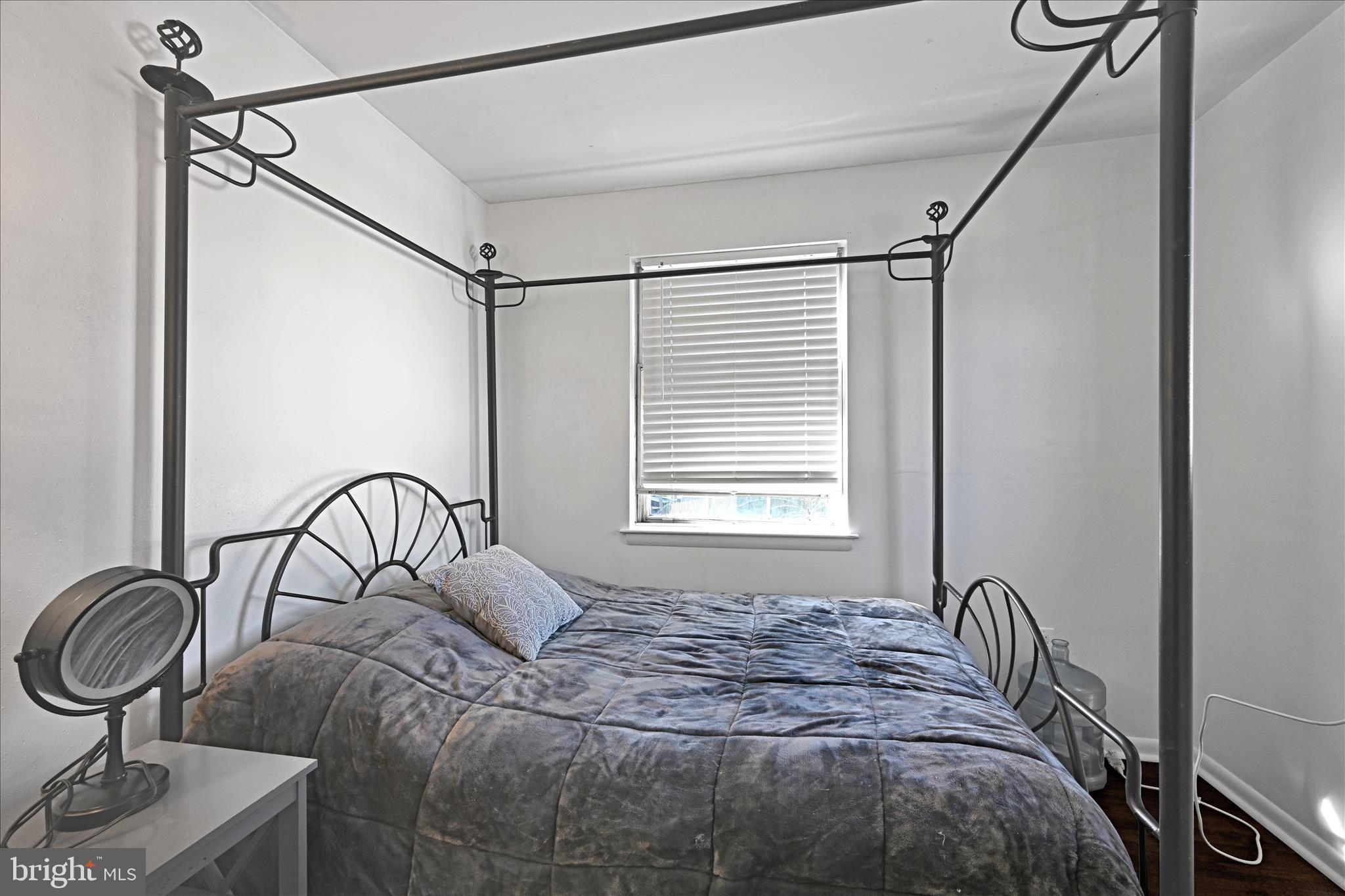 1053 Williamsburg Road Lancaster, PA 17603 - Photo 23 of 33 a bedroom with a bed and a window