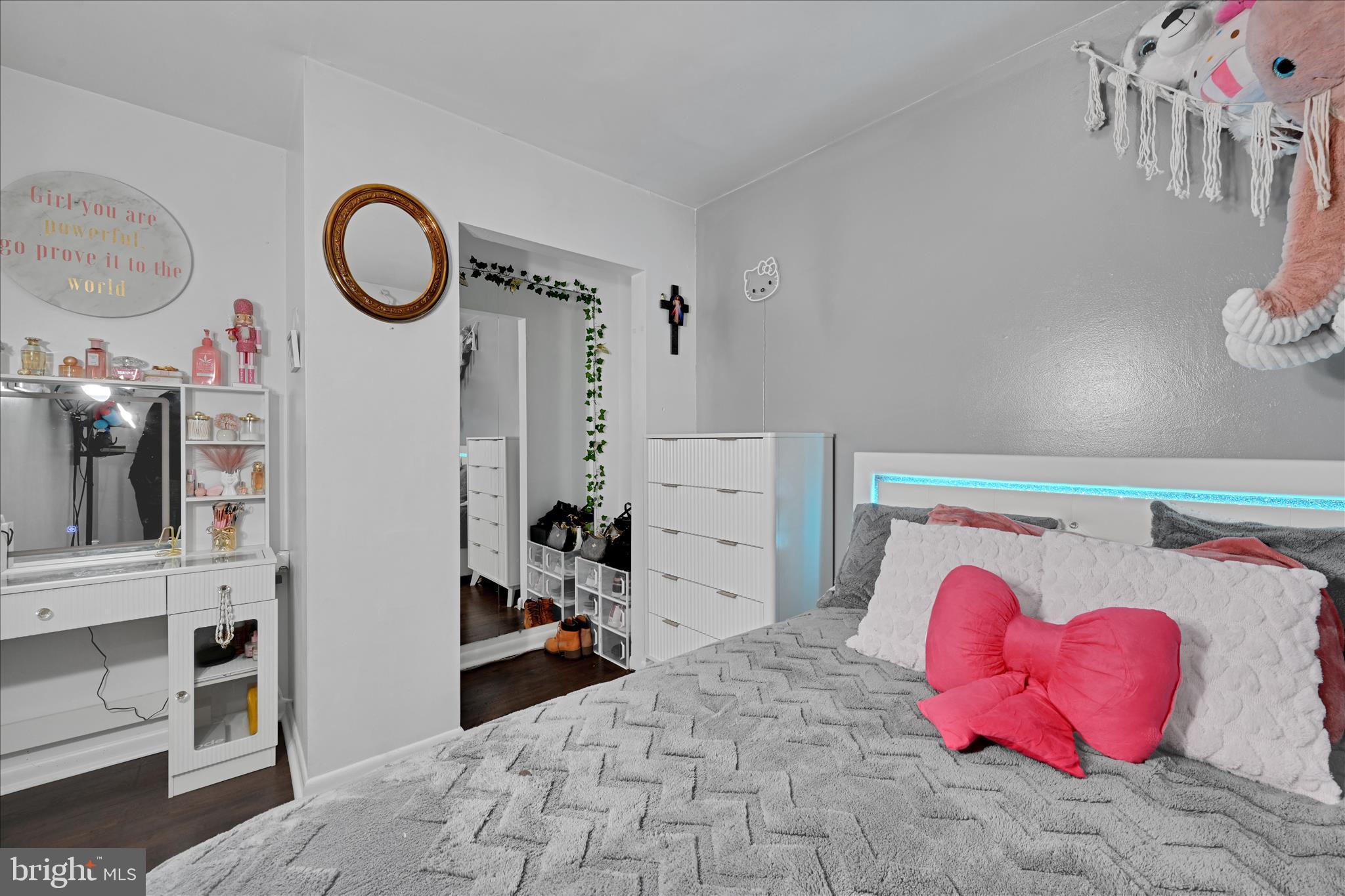 1053 Williamsburg Road Lancaster, PA 17603 - Photo 26 of 33 a bedroom with a bed and a lamp on dresser