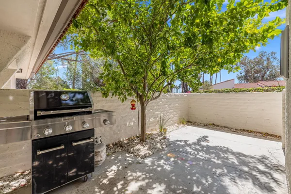 $279,000 | 2504 North Whitewater Club Drive, Unit C, Palm Springs, CA 92262