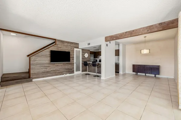 $279,000 | 2504 North Whitewater Club Drive, Unit C, Palm Springs, CA 92262