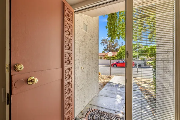 $279,000 | 2504 North Whitewater Club Drive, Unit C, Palm Springs, CA 92262