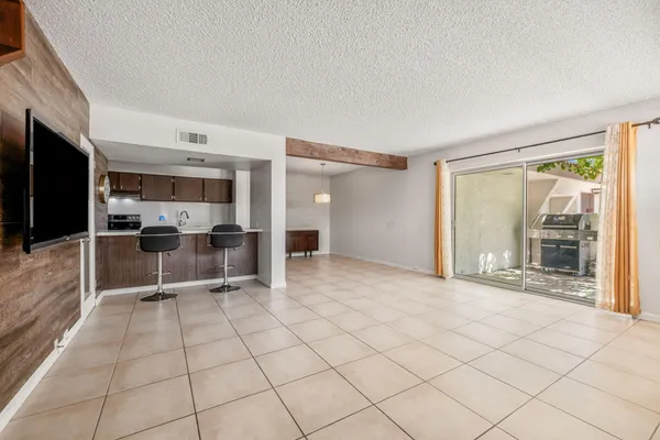 $279,000 | 2504 North Whitewater Club Drive, Unit C, Palm Springs, CA 92262