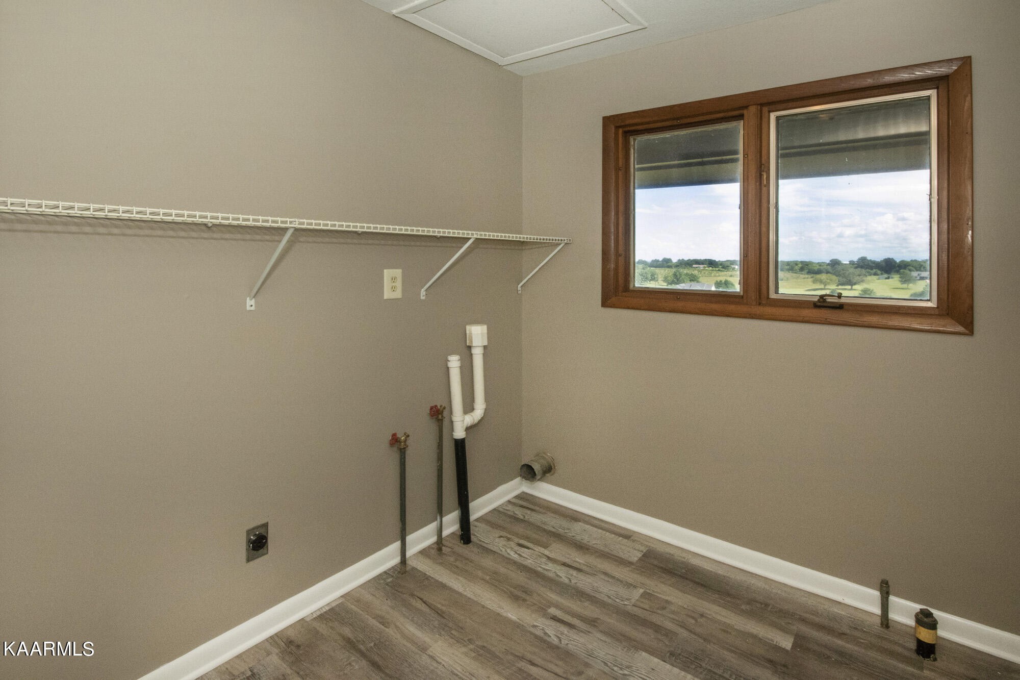 431 Sunnyside Road Sweetwater, TN 37874 - Photo 20 of 47 a view of small space with racks on the wall