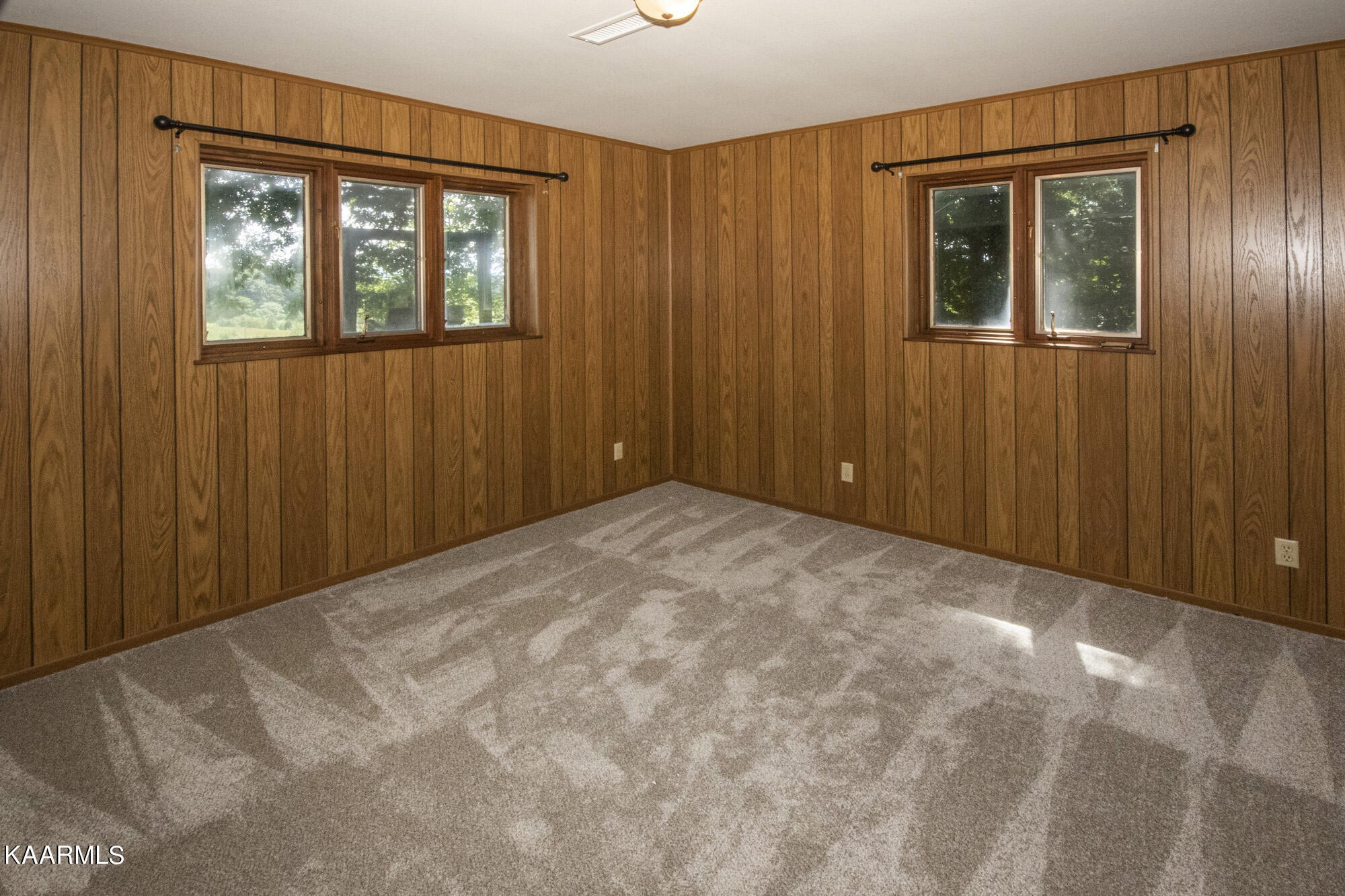 431 Sunnyside Road Sweetwater, TN 37874 - Photo 31 of 47 an empty room with windows