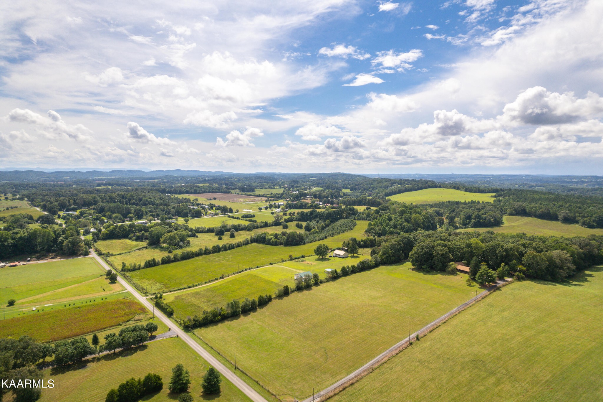 431 Sunnyside Road Sweetwater, TN 37874 - Photo 45 of 47 a view of a tennis court