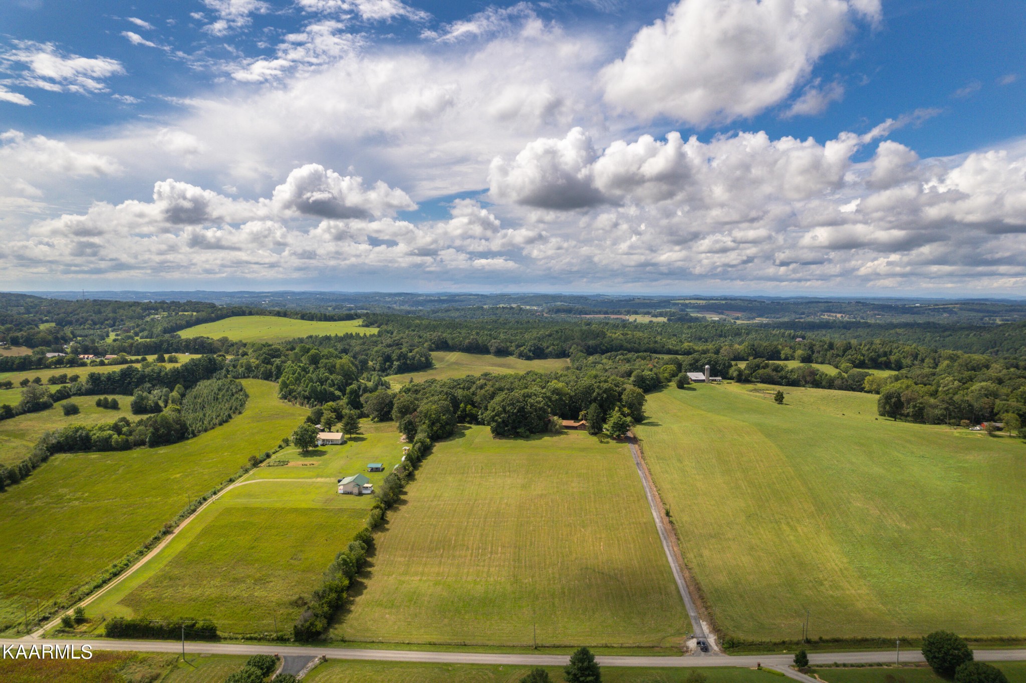 431 Sunnyside Road Sweetwater, TN 37874 - Photo 46 of 47 an aerial view of a residential houses with outdoor space