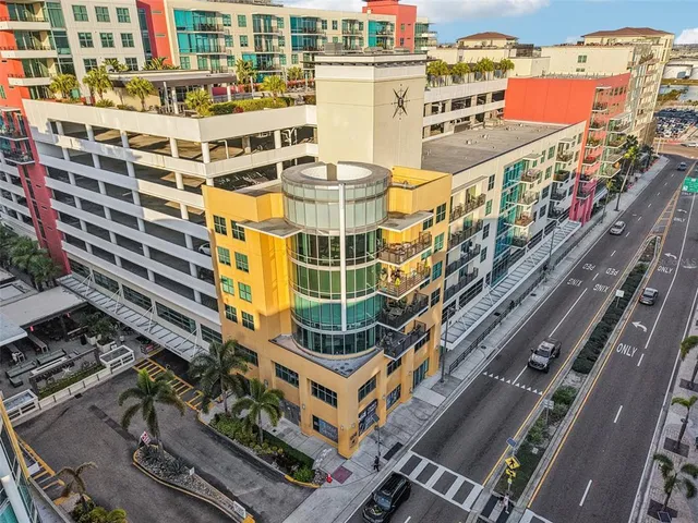 a picture of city view