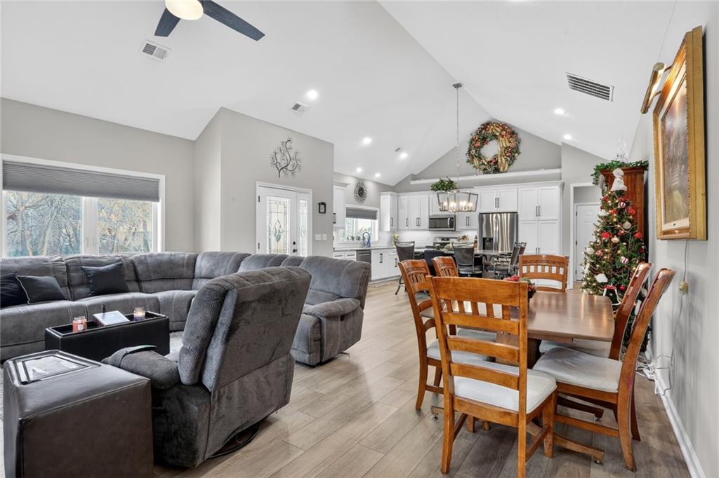 20915 South Moonlight Road Gardner, KS 66030 - Photo 11 of 51