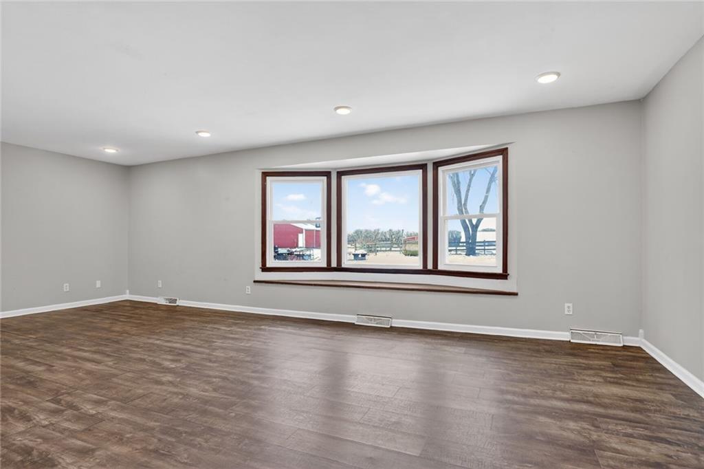 20915 South Moonlight Road Gardner, KS 66030 - Photo 22 of 51