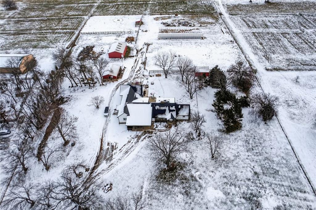 20915 South Moonlight Road Gardner, KS 66030 - Photo 4 of 51