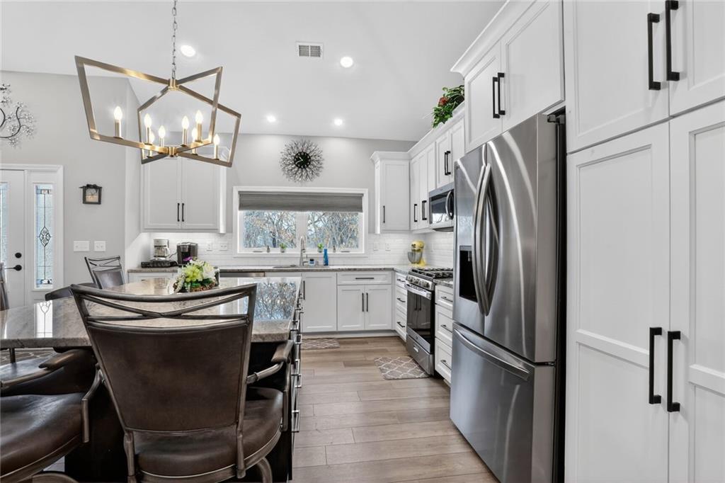 20915 South Moonlight Road Gardner, KS 66030 - Photo 7 of 51