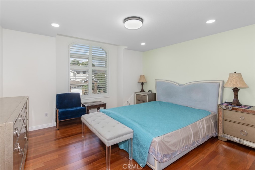 4 Bayview Irvine, CA 92614 - Photo 34 of 47 Second Bedroom upstairs