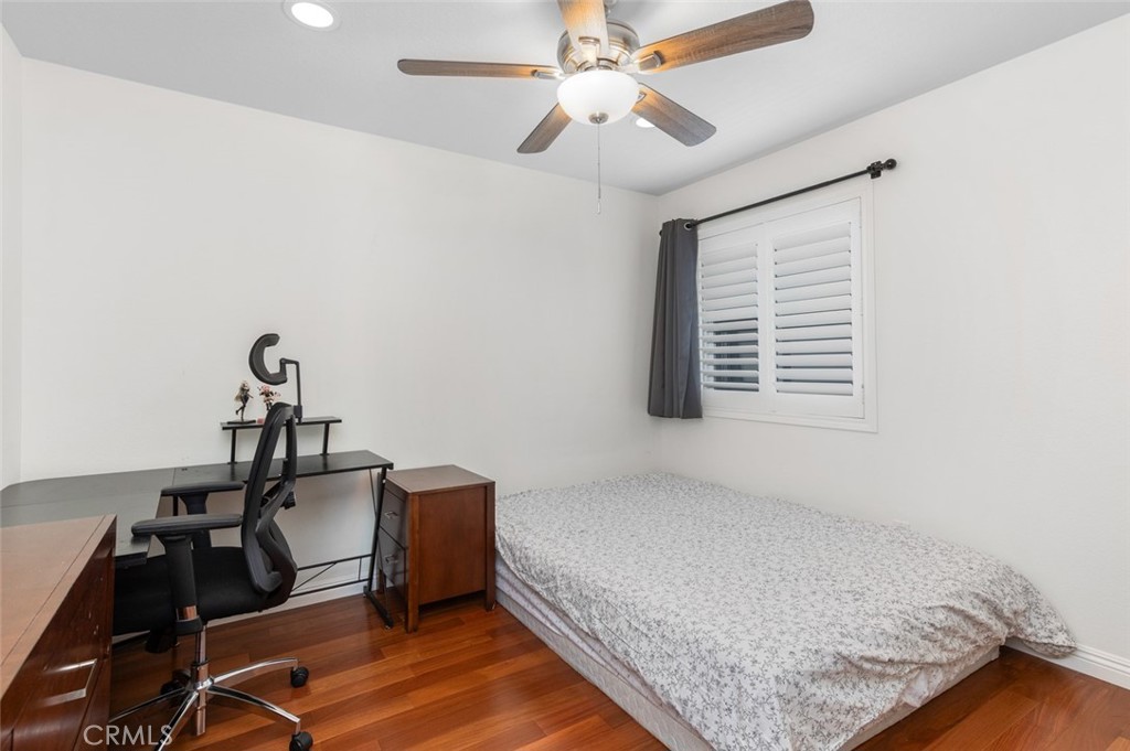 4 Bayview Irvine, CA 92614 - Photo 35 of 47 Third bedroom upstairs