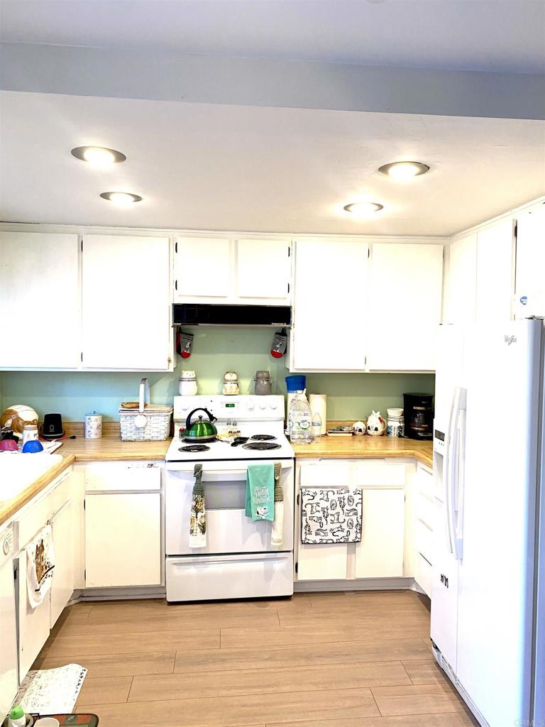 3424 Del Este Way Oceanside, CA 92056 - Photo 3 of 14